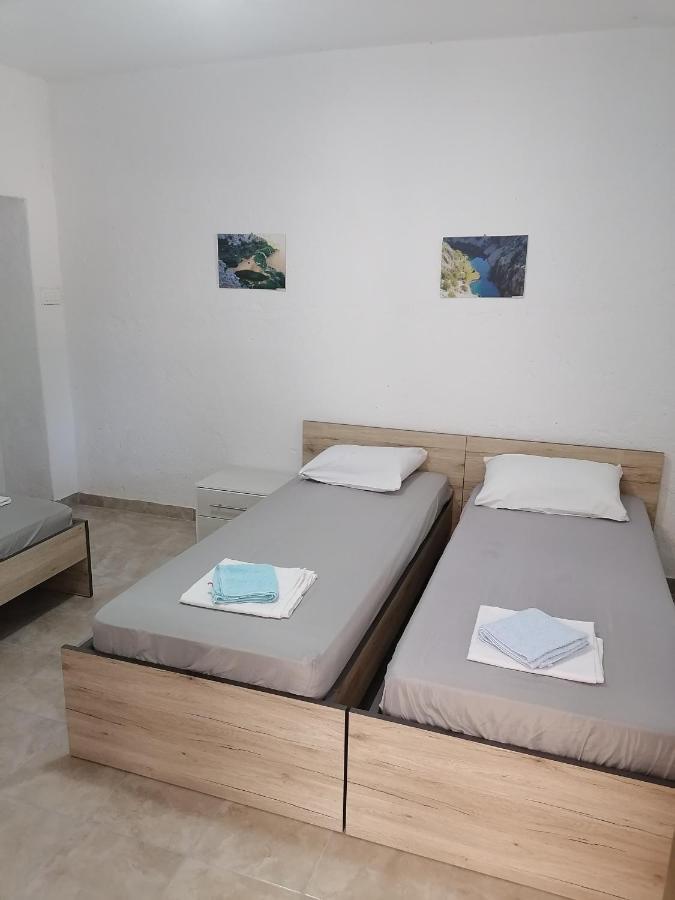 Apartman Milan Obrovac Exterior foto